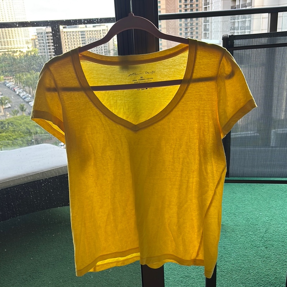 Fitted Yellow Short Sleeve T-Shirt